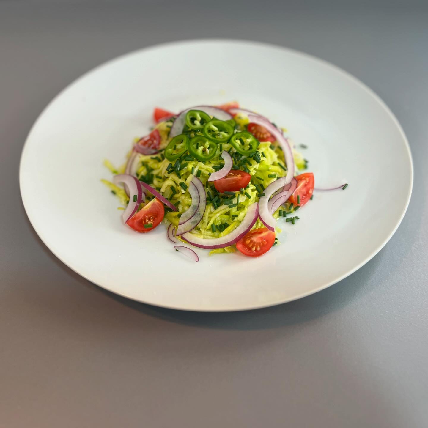 Summer salad with shredded #Zucchiolo 💛💛💚💛💛 it's the feeling of the waves 🌊#summerfood #refreshing #healthyfood